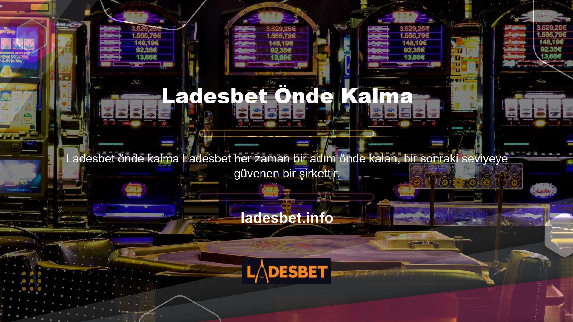 Yöneticiyi ve çoğu departmanı yönetir